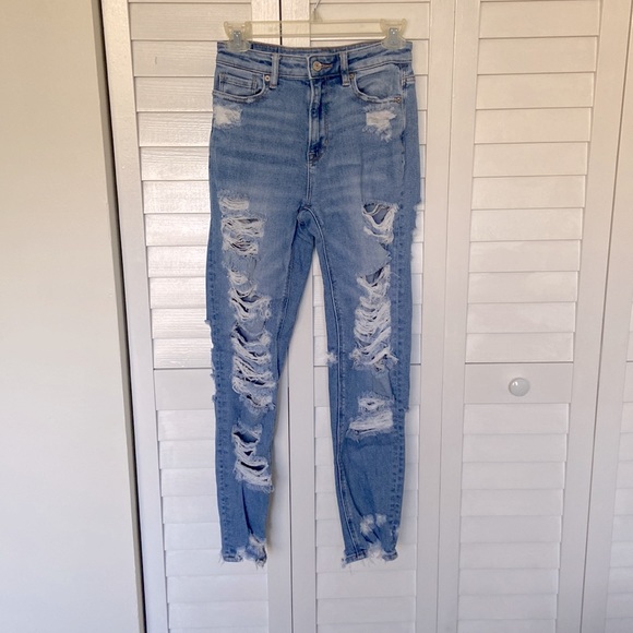 American Eagle High Rise Mom Jeans - Picture 2 of 7